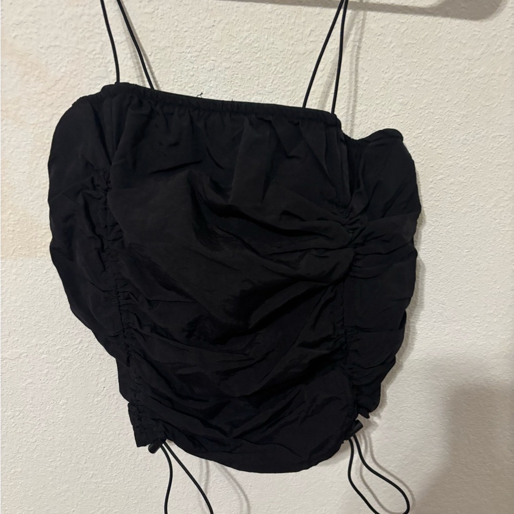 Black Ruched Spaghetti Strap Crop Top - Picture 2 of 5